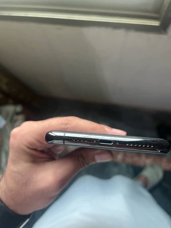 iPhone 11 Pro Max 256GB Non PTA 1