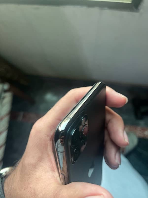 iPhone 11 Pro Max 256GB Non PTA 2