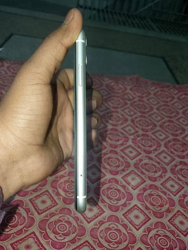 iphone 11 64 gb 3