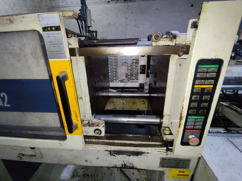 Toyo Ti - 80 Japanese Injection Moulding Machine 2