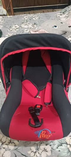 Carry cot/ car seat