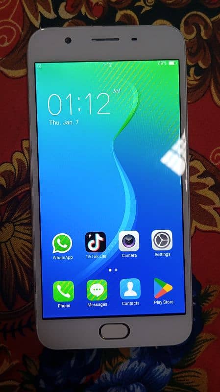 Oppo F1s , 3GB ram and 32GB rom octa core processor 0