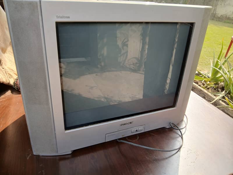 Sony Trinitron TV | Classic Display | Great Condition! 0