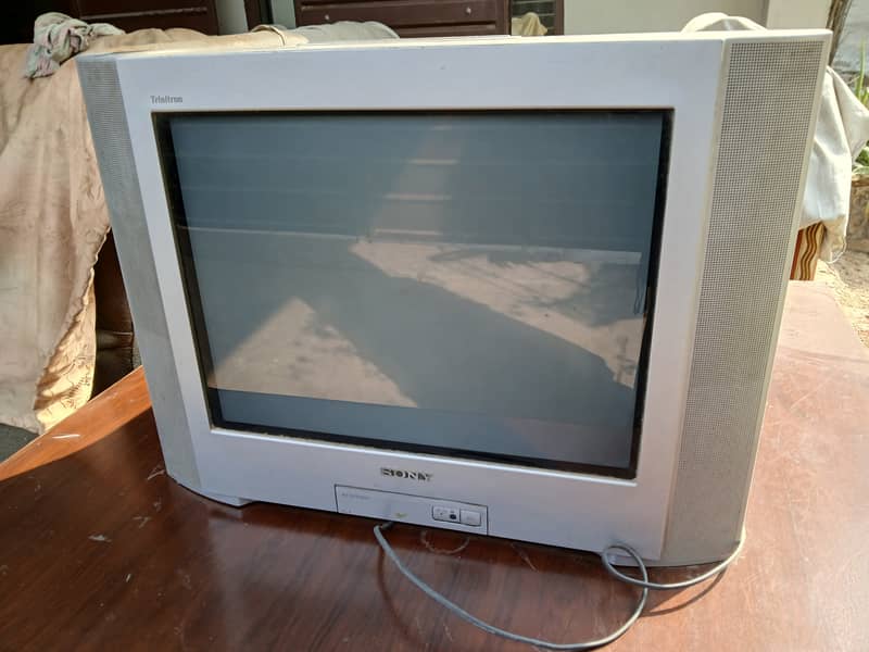 Sony Trinitron TV | Classic Display | Great Condition! 1