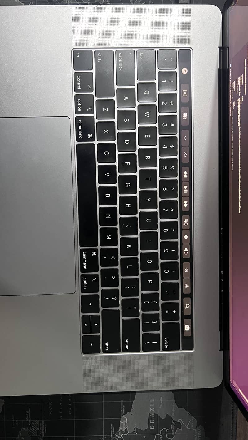 15.2" Macbook Pro 2018 32gb/256gb 4gb Graphic Card 11