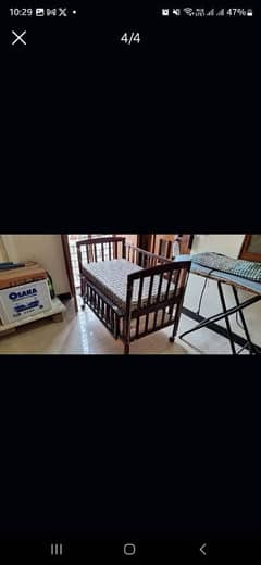 baby crib