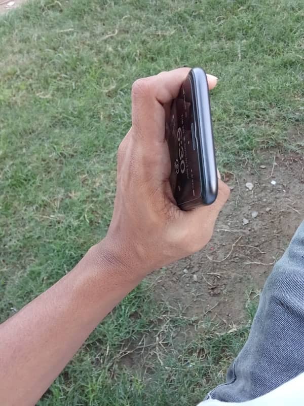 iphone 8 [Urgent Sale] 2