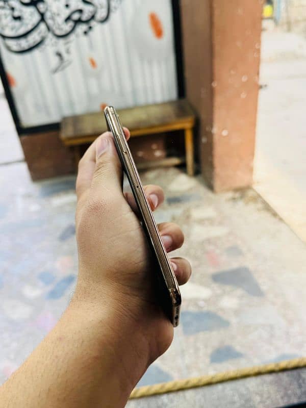 iphone Xsmax PTA Approved With Box Sheesha Condition 3