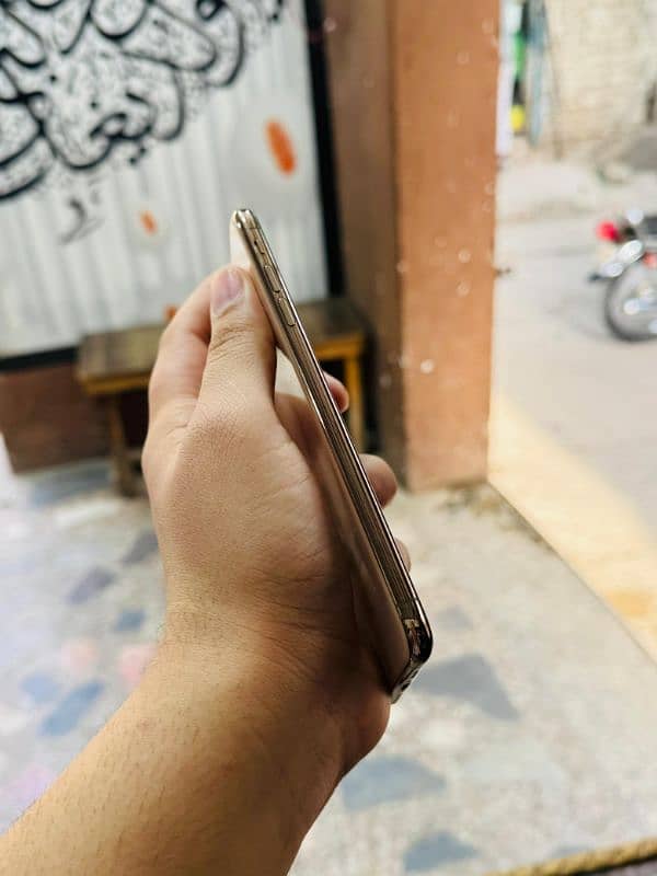 iphone Xsmax PTA Approved With Box Sheesha Condition 4