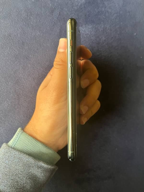 iPhone 11 Pro (256 GB) - PTA Approved 5