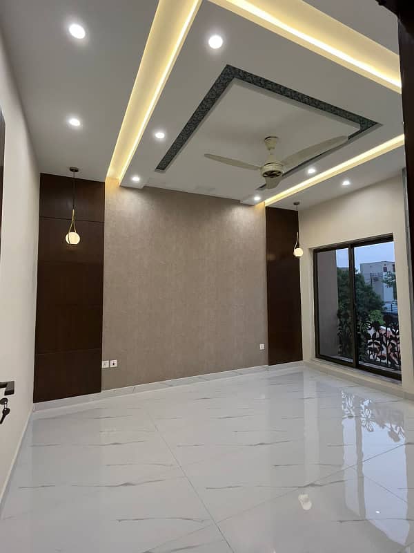 10 Marla Brand New House For Sale In Bahria Town Lahore 4