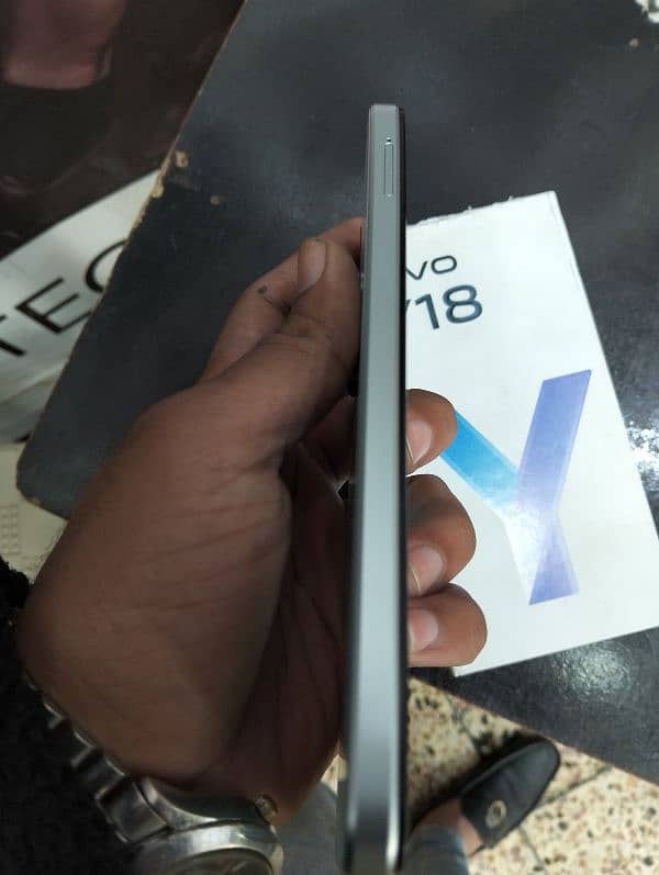 Vivo Y18 4GB,128GB complete box. . 03217695545. . new condition 3