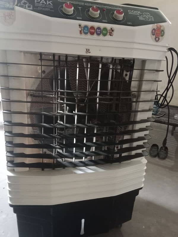 Pak A one Air cooler with jel botels only use 1 month 4