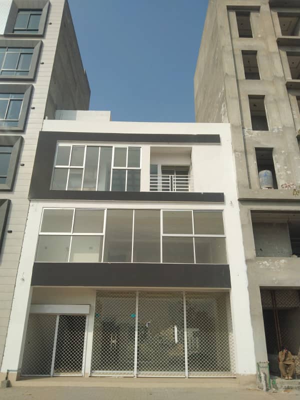 4MARLLA BRAND NEW CAMERCIAL BUILDING AVAILABLE FOR RENT 0