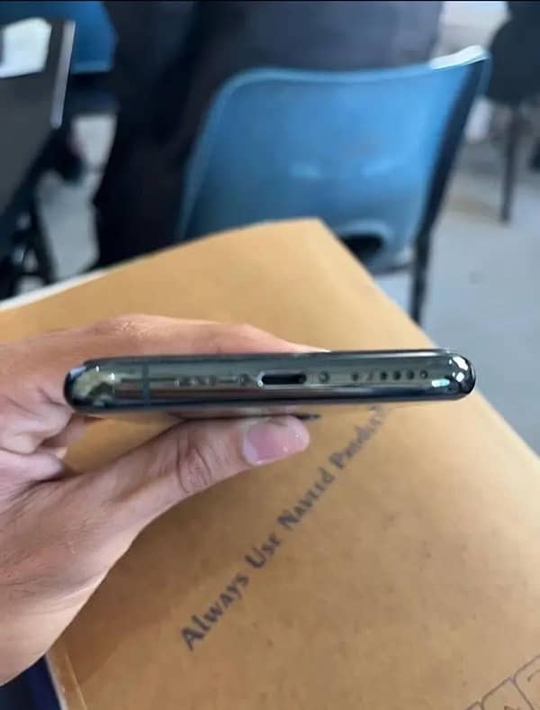 IPhone 11 pro midnight Green 4