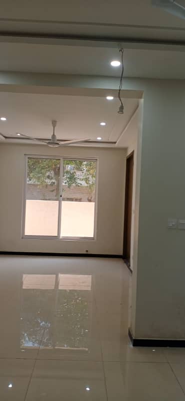 1 Bedroom Apartment Available For Rent In G11 4