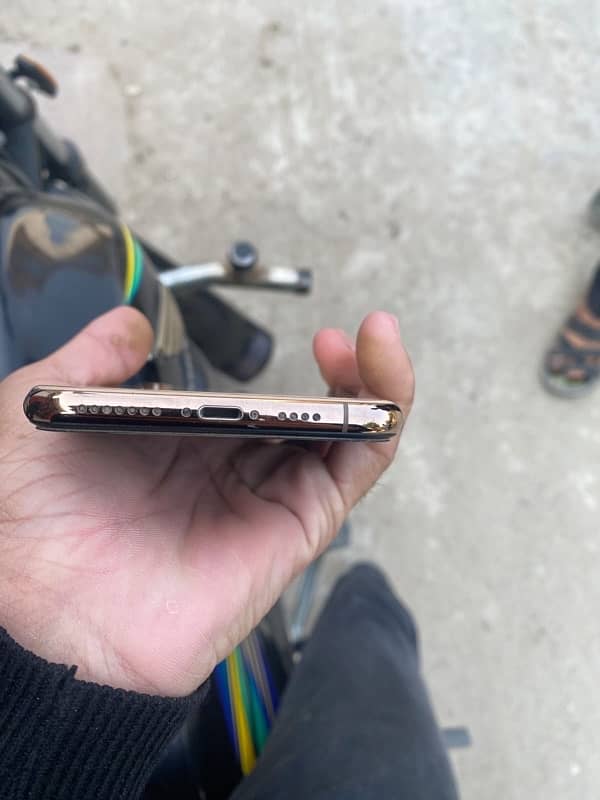 iPhone xs max 256gb need cash 1