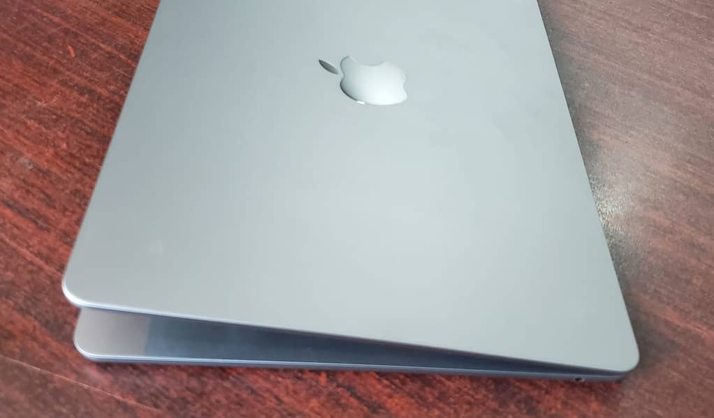 Macbook Air M3 2024 13" 8gb ram 512gb ssd 5