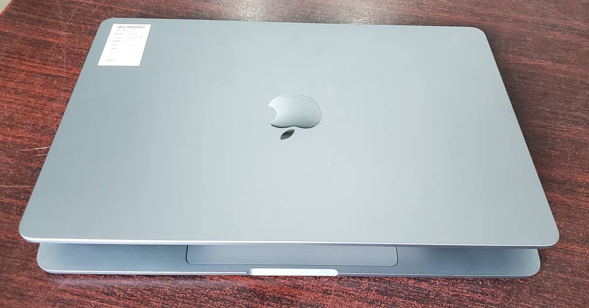 Macbook Air M3 2024 13" 8gb ram 512gb ssd 6