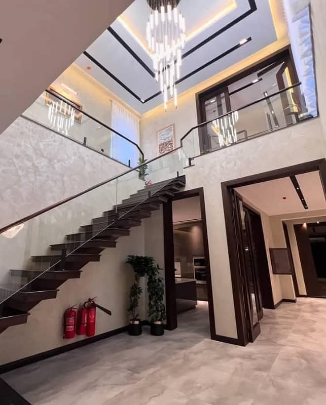 1 KANAL LIKE BRAND NEW LUXURY HOUSE FOR SALE IN BAHRIA TOWN LAHORE 1