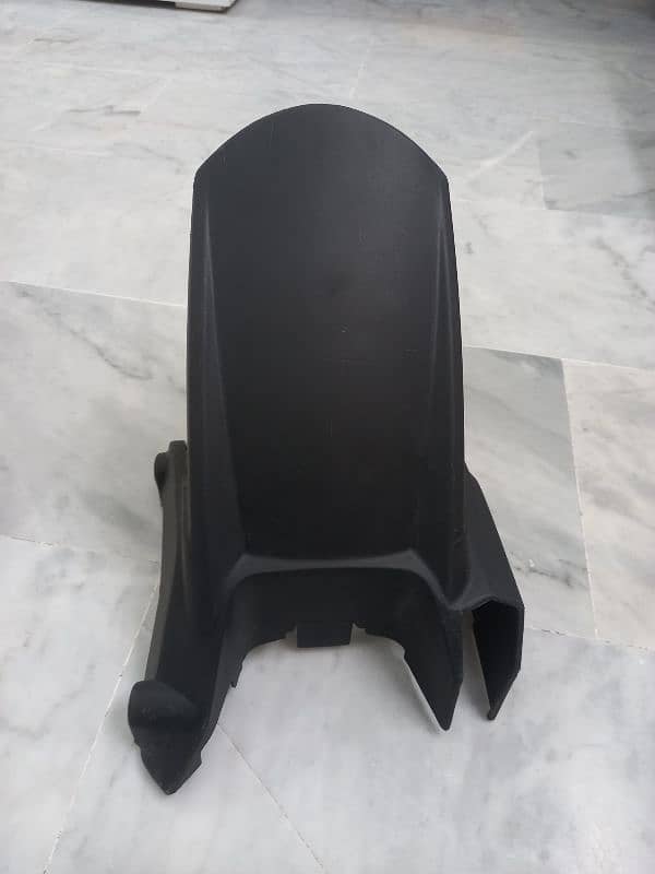 Gsxr 150 Rear Fender with Chain Guard 1