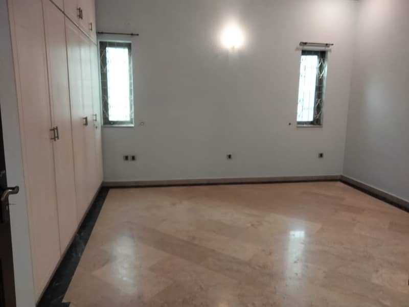 1 Kanal Beautiful Lower Portion Available For Rent In DHA Phase 3, Block X, Lahore Cantt. 9