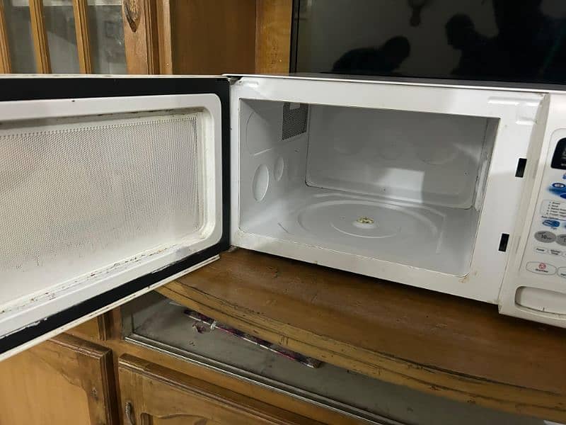 Dawlance microwave oven 2