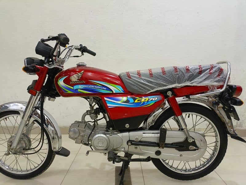 Honda CD 70 2023/24 Model 4