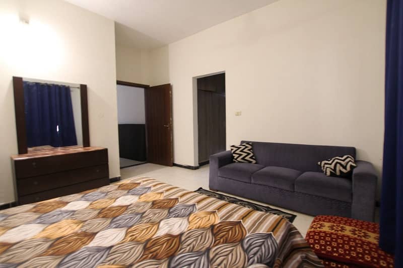 10 Marla upper portion 1 bed room fully furnished tvl kitchen sharing ideal female in askari 11 Lahore. 5