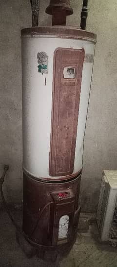 gas gyser 35 gallons. 2 season used only for urgent sale