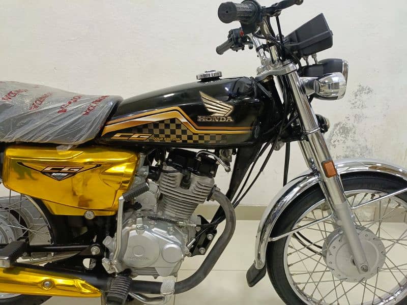 Honda CG 125 2024 Model Gold Edition 0