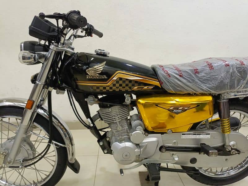 Honda CG 125 2024 Model Gold Edition 1