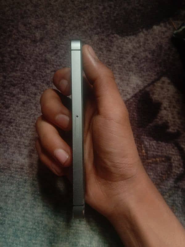 iPhone 5s sell 16GB non Pta by 10/10 condition water pack touch id ok 6