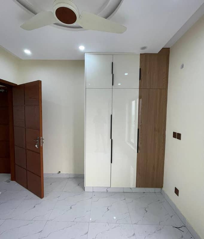 3 BEDROOMS APARTMENT FOR RENT DHA PHASE 8,EX AIR AVENUE. 3