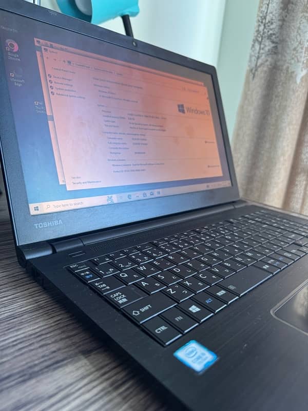Tohsiba Core i5 7th Gen 8GB RAM 256 GB SSD 0