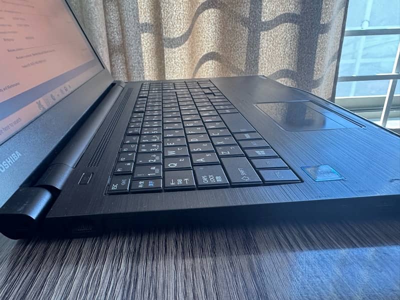 Tohsiba Core i5 7th Gen 8GB RAM 256 GB SSD 1