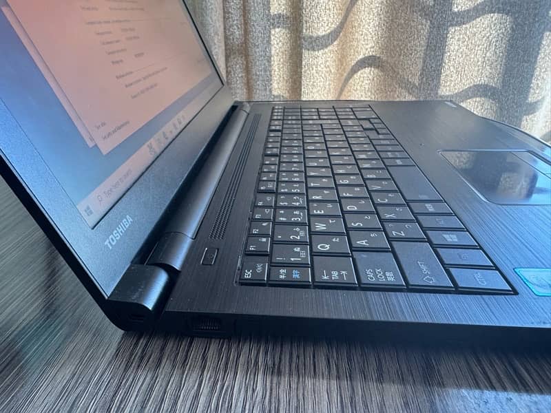 Tohsiba Core i5 7th Gen 8GB RAM 256 GB SSD 3