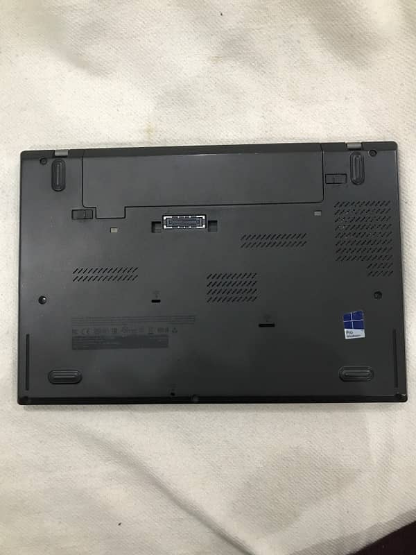 Lenovo Thinkpad T450s with original charger 4