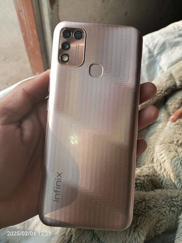 Infinix hot 11 play urgent sale condition 10by9 0