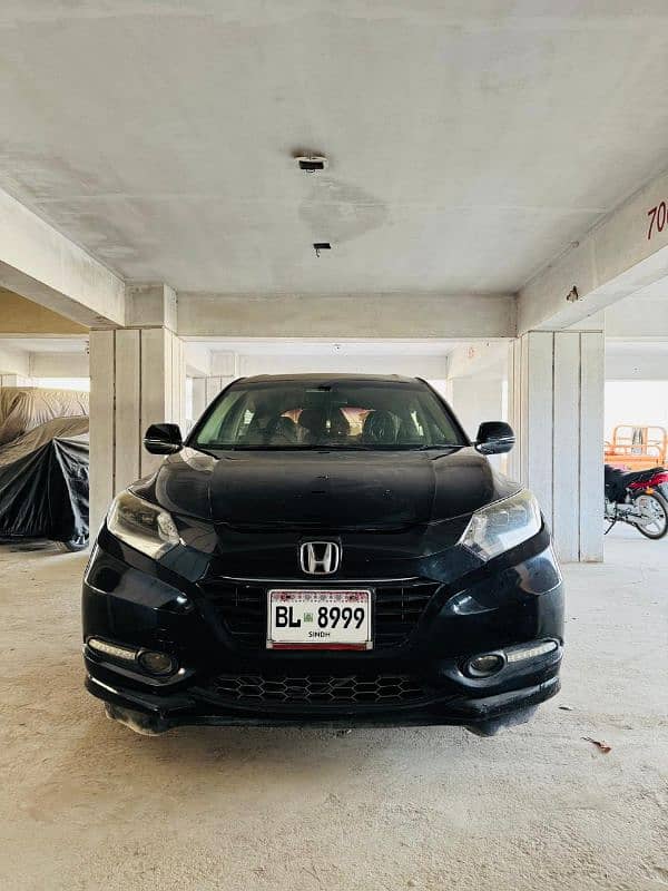 Honda Vezel 2015 pearl black colour 16