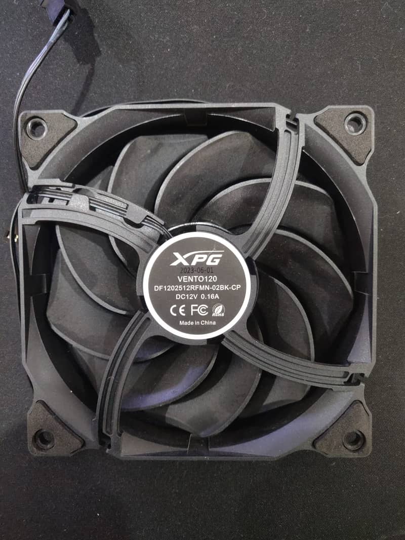 XPG Vento 120mm 3 case fans 3pin daisy chain DC 2