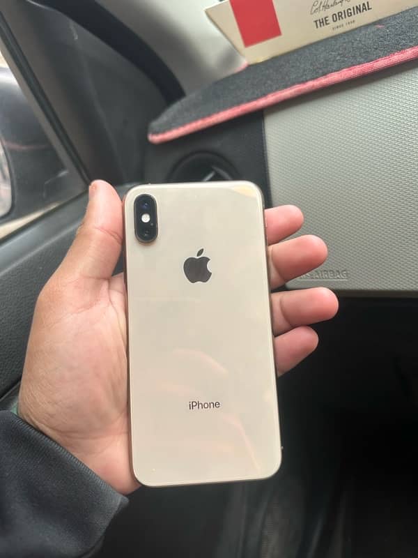 iPhone XS 3