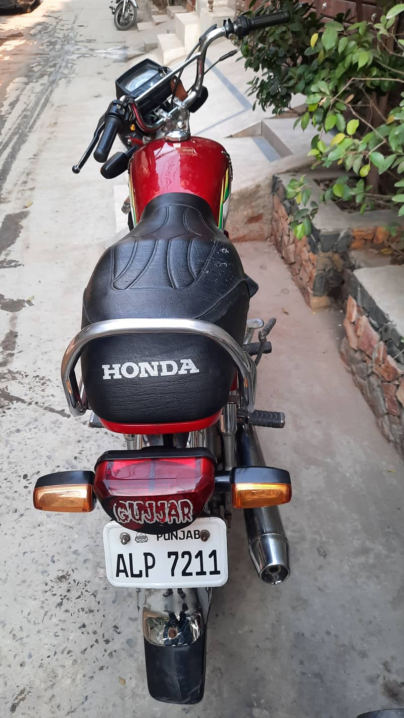 Honda CD 70 2022 3