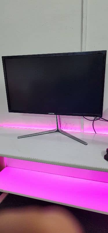 Samsung 28inch 4K 1ms FreeSync HDMI 2.0 Gaming Monitor 1