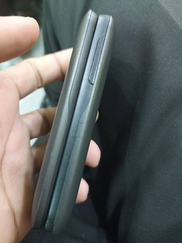 Alcatel flip model4052R 6