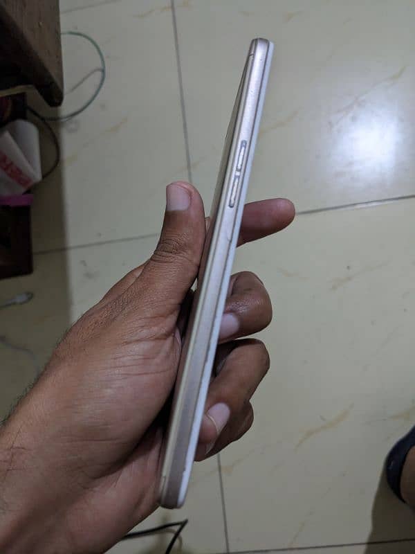 Oppo F1s 4/32 3