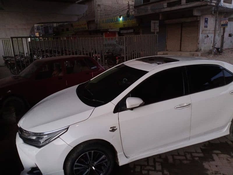 Toyota Corolla 1.8 Altis 2017 11