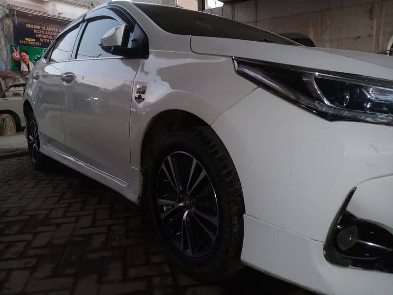 Toyota Corolla 1.8 Altis 2017 17