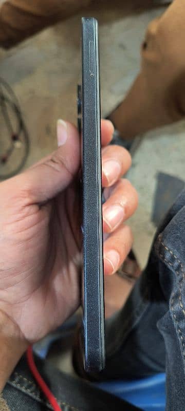 Infinix Hot 30 Play 4+4+1 64gb  03219979495 3