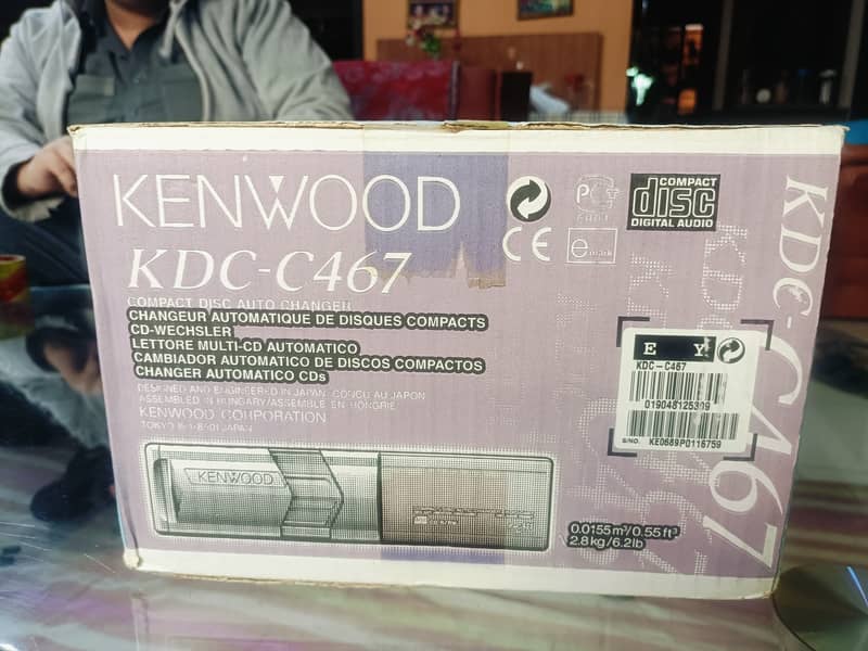 Kenwood KDC 4090R or  Kenwood KDC 379R with KDC C467( 6 CD Changer) 8